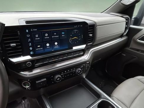 Used 2025 Chevrolet Silverado 2500 LTZ w/ LTZ Plus Package AWD/4WD image 25