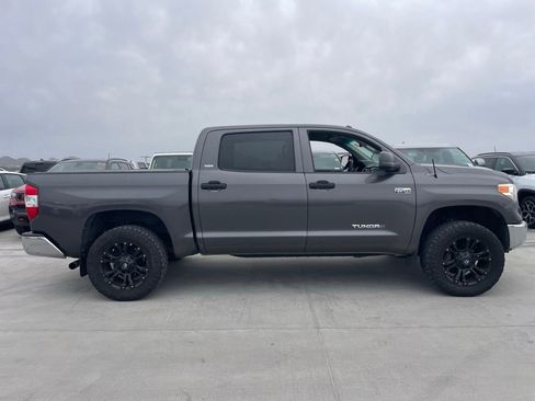 Used 2017 Toyota Tundra SR5 w/ SR5 Upgrade Package image 3