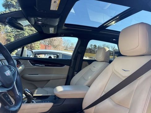 Used 2017 Cadillac XT5 Luxury w/ Driver Awareness Package image 13