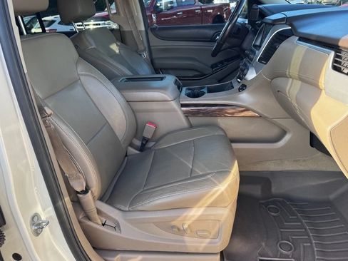 Used 2015 GMC Yukon XL SLT w/ Open Road Package AWD/4WD image 24