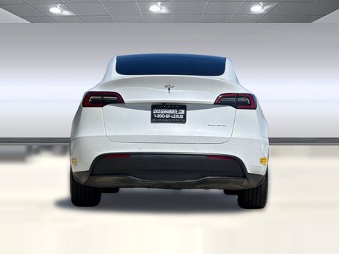 Used 2022 Tesla Model Y Long Range AWD/4WD image 9