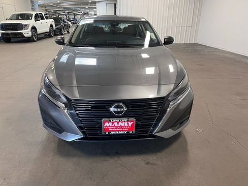 Used 2024 Nissan Altima 2.5 SV image 8