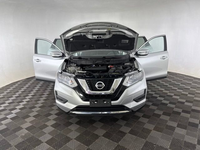 Used 2017 Nissan Rogue SV AWD/4WD image 11