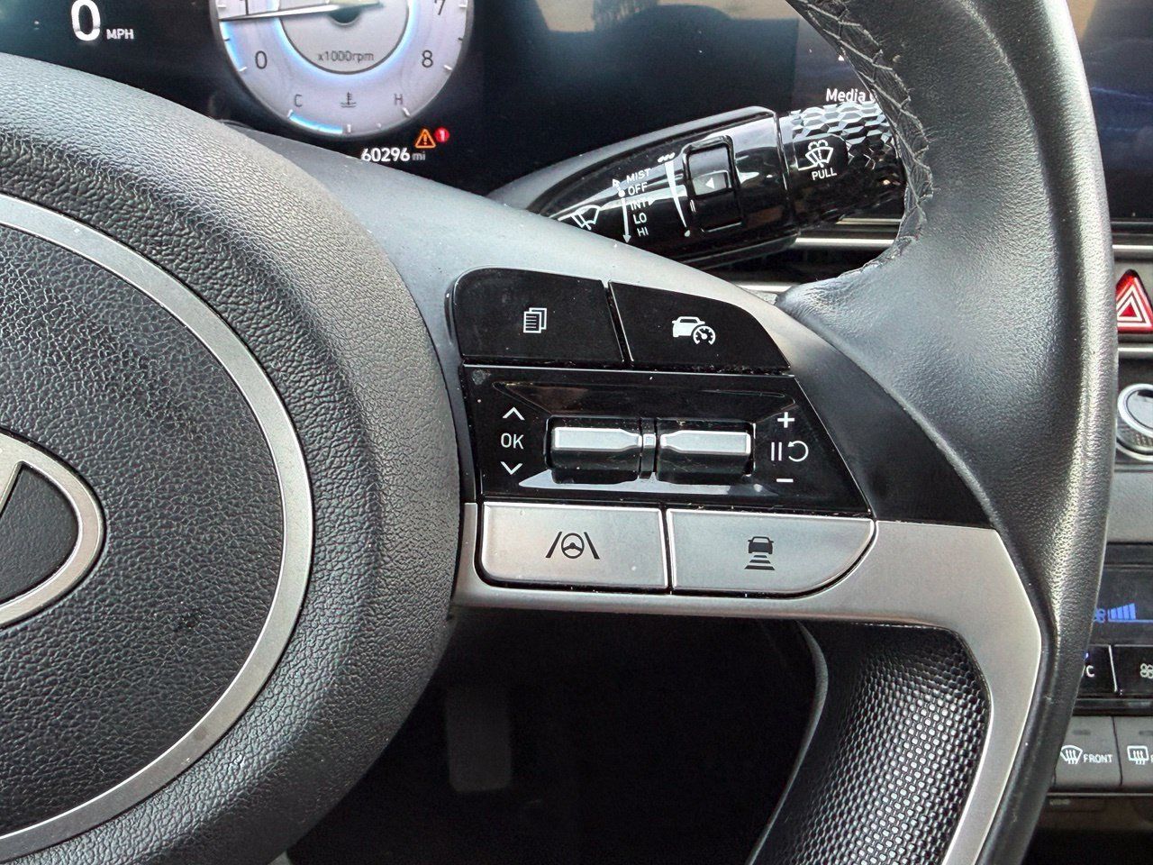 Used 2025 Hyundai Elantra SEL FWD image 10