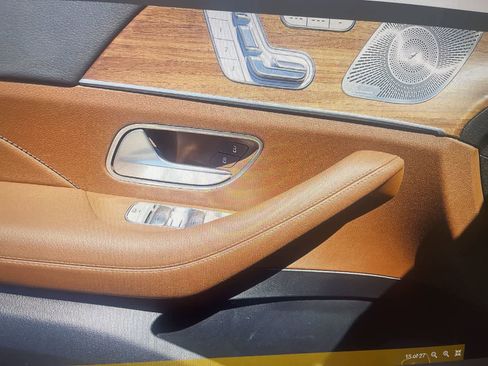 Used 2025 Mercedes-Benz GLS 450 4MATIC w/ AMG Line Exterior image 11