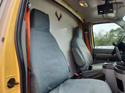 Used 2021 Ford E-450 and Econoline 450 Super Duty RWD image 36