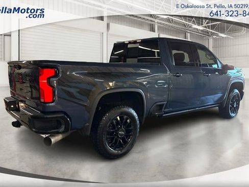 Used 2025 Chevrolet Silverado 2500 LTZ w/ LTZ Plus Package image 3