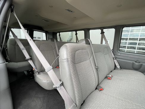 Used 2025 Chevrolet Express 3500 LT w/ LT Preferred Equipment Group RWD image 13