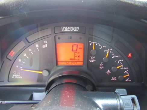 Used 1996 Chevrolet Corvette Coupe RWD image 18