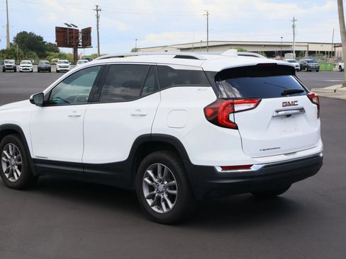Used 2024 GMC Terrain SLT FWD image 5