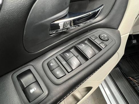 Used 2019 Dodge Grand Caravan SXT FWD image 27