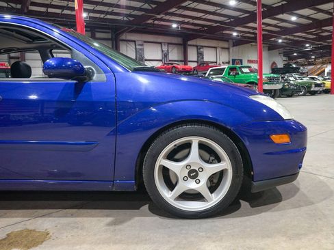 Used 2003 Ford Focus SVT FWD image 11