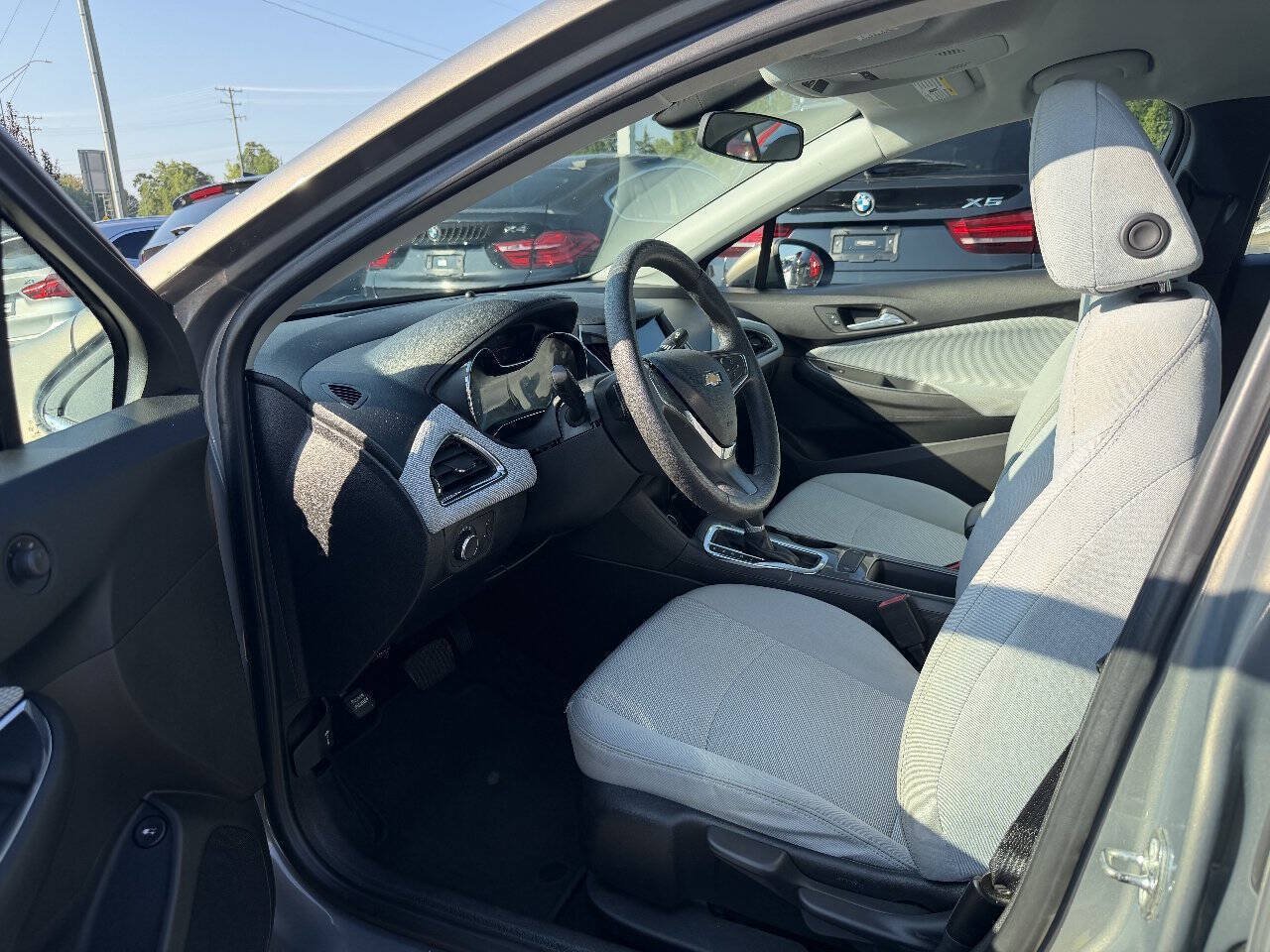 Used 2019 Chevrolet Cruze LT FWD image 7