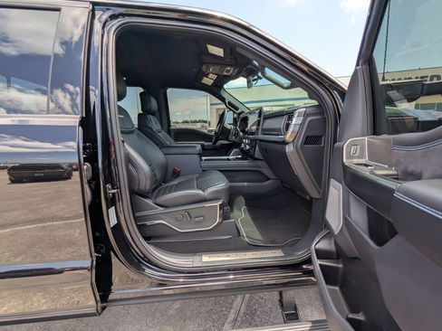 Used 2025 Ford F350 Platinum w/ FX4 Off-Road Package image 34