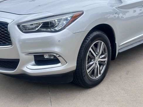 Used 2020 INFINITI QX60 Luxe w/ Essential Package FWD image 9