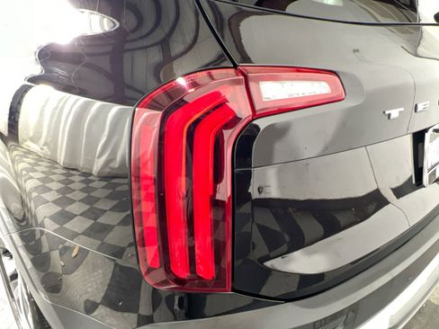 Used 2021 Kia Telluride EX w/ EX Premium Package image 16