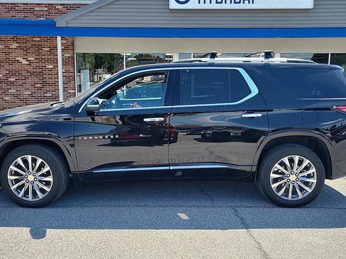 Used 2023 Chevrolet Traverse Premier AWD/4WD image 2
