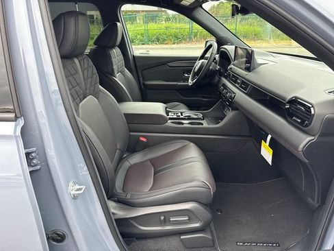 Used 2026 Honda Pilot Black Edition image 10