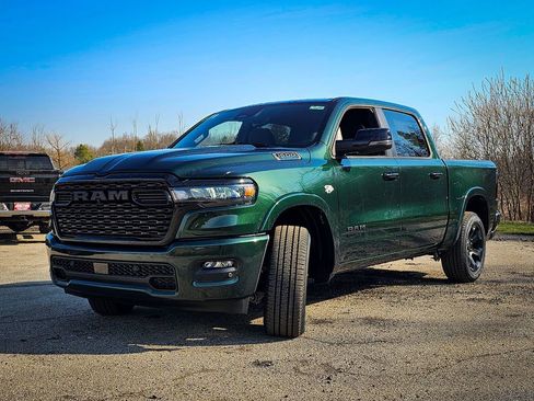 New 2026 RAM 1500 4x4 Crew Cab image 9