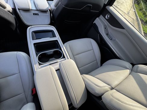 Used 2025 Lincoln Navigator Reserve AWD/4WD image 23