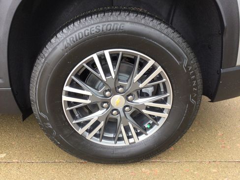 New 2026 Chevrolet Traverse LT w/ Enhanced Driving Package image 5