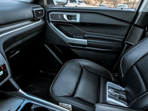 Used 2023 Ford Explorer XLT w/ Equipment Group 202A image 25