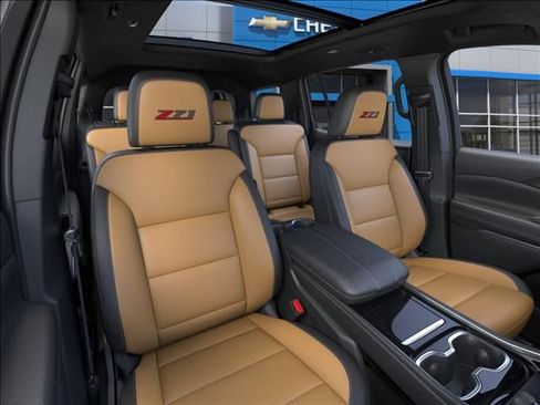 New 2027 Chevrolet Traverse Z71 w/ Driver Confidence Package AWD/4WD image 19