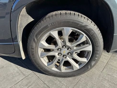 Used 2019 Chevrolet Traverse Premier w/ Driver Confidence II Package image 4