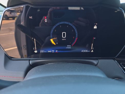 Used 2025 Chevrolet TrailBlazer RS w/ Convenience Package AWD/4WD image 19