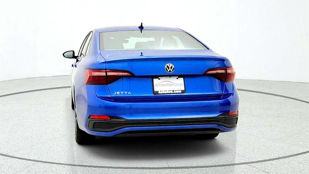 Used 2022 Volkswagen Jetta Sport FWD image 6