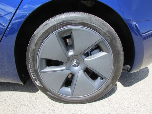 Used 2023 Tesla Model 3 Standard Range RWD image 10