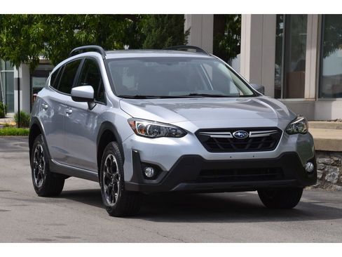 Used 2023 Subaru Crosstrek 2.0i Premium AWD/4WD image 2