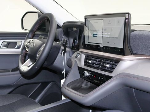 New 2026 Ford Explorer Active RWD image 29