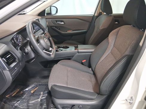 Used 2021 Nissan Rogue SV FWD image 13