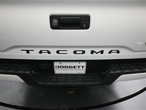 Used 2019 Toyota Tacoma TRD Off-Road image 10