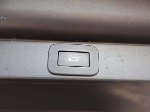 Used 2023 Land Rover Range Rover SE image 15