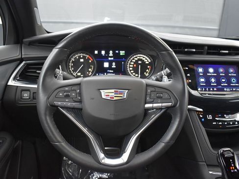 Used 2024 Cadillac XT6 Sport image 14