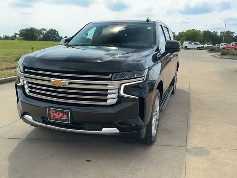 Used 2021 Chevrolet Suburban High Country image 4