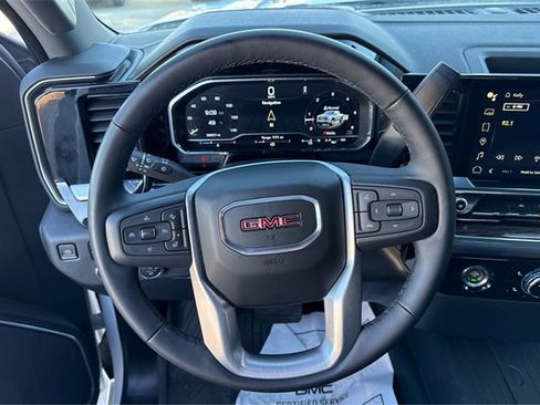 Used 2024 GMC Sierra 1500 Elevation w/ LPO, Elevation Black Package image 16