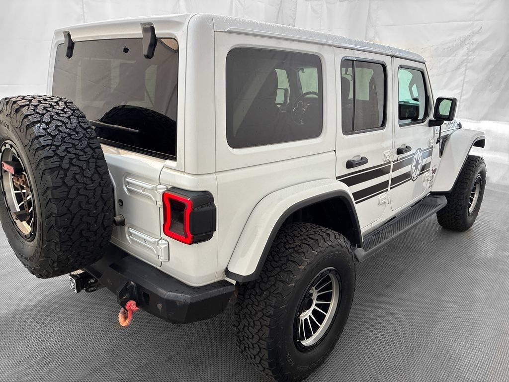 Used 2018 Jeep Wrangler Unlimited Rubicon w/ LED Lighting Group AWD/4WD image 6