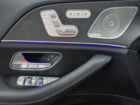 New 2025 Mercedes-Benz GLS 450 4MATIC image 12