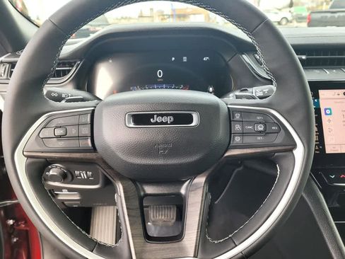 New 2026 Jeep Grand Cherokee Altitude image 21