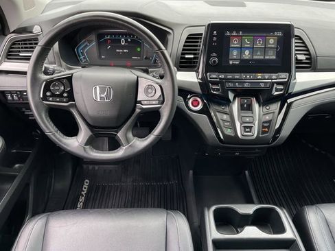 Used 2023 Honda Odyssey Touring image 11