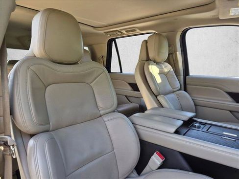 Used 2020 Lincoln Navigator L Reserve w/ Luxury Package AWD/4WD image 18