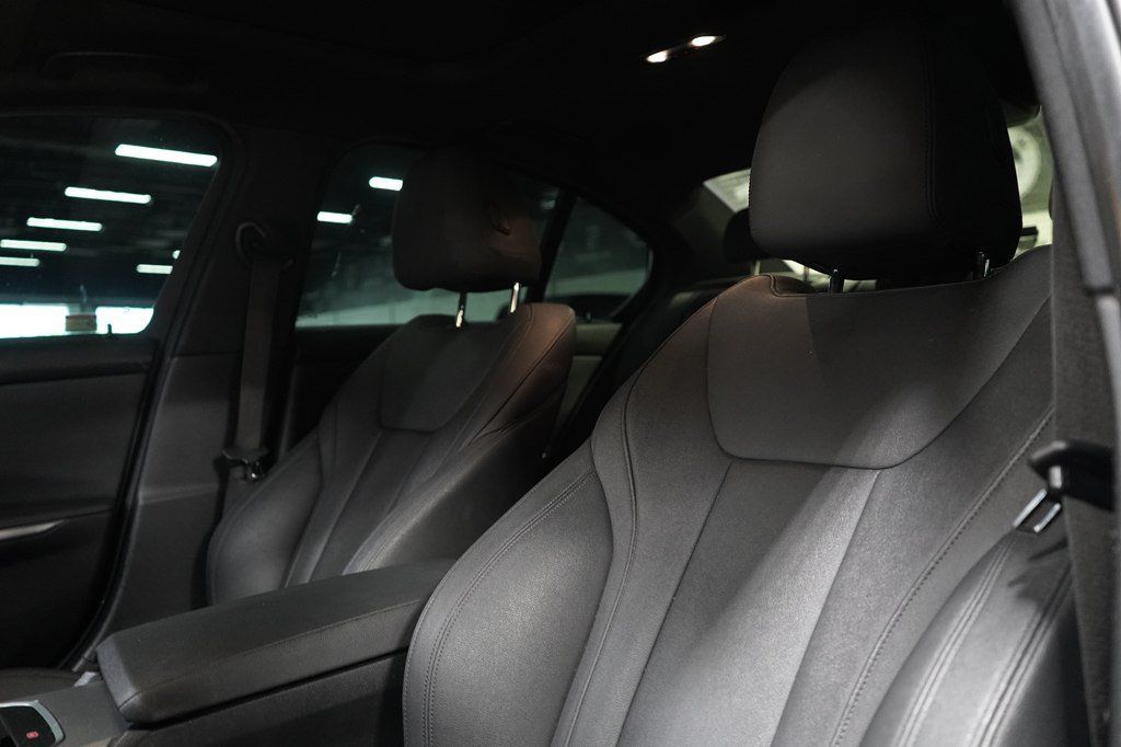 Used 2020 BMW M340i RWD image 11