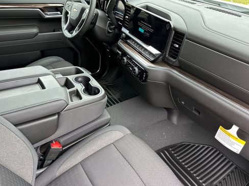 New 2025 Chevrolet Silverado 1500 LT image 17