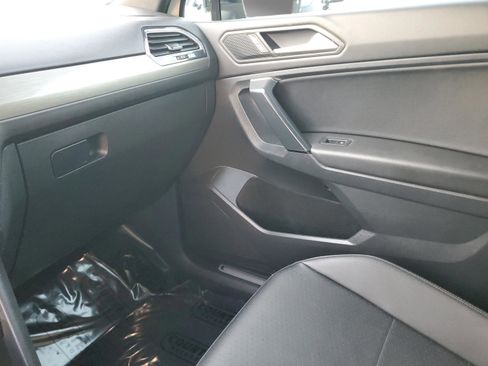 Used 2019 Volkswagen Tiguan S FWD image 22