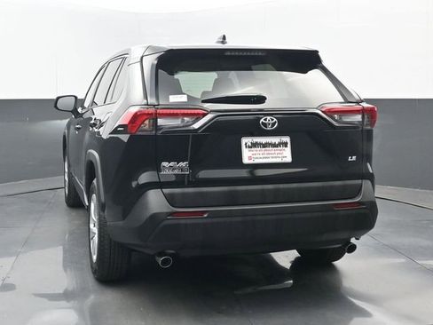 Used 2025 Toyota RAV4 LE FWD image 21