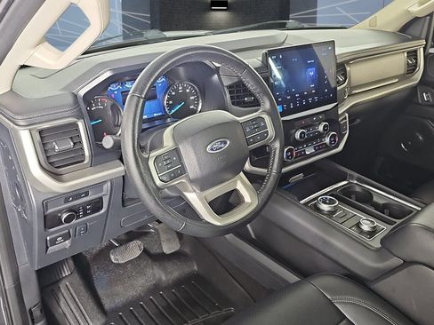 Used 2023 Ford Expedition XLT AWD/4WD image 13