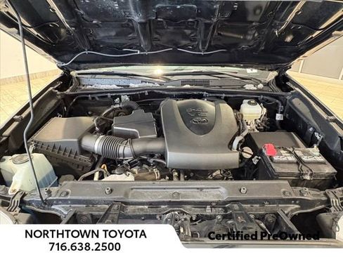 Used 2022 Toyota Tacoma TRD Off-Road image 19